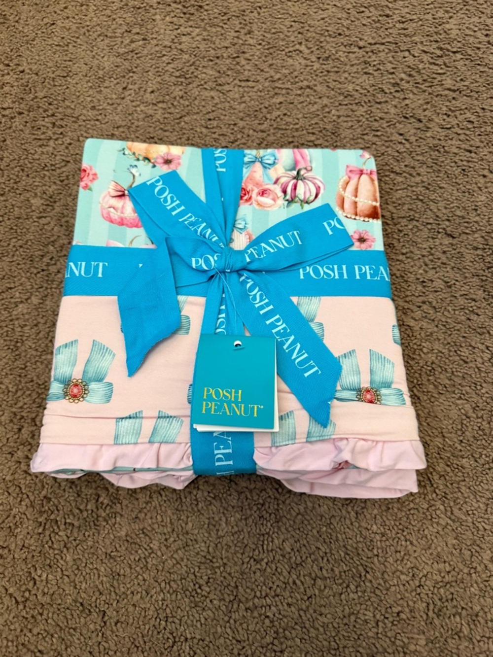 Posh Peanut Teal Tag with Pastel Green Label